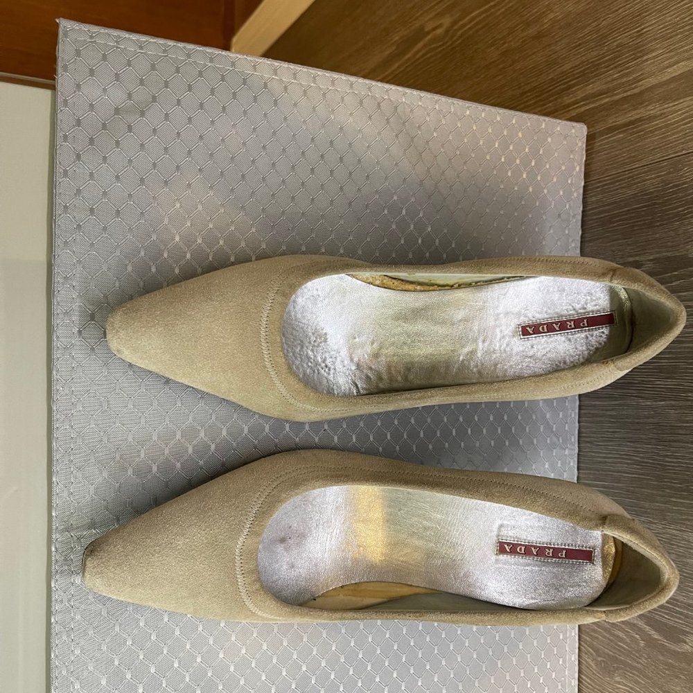 Prada / Suede Pump / Made in Italy / 39 1/2 EU / Beige / 3" Heel - Picture 8 of 9